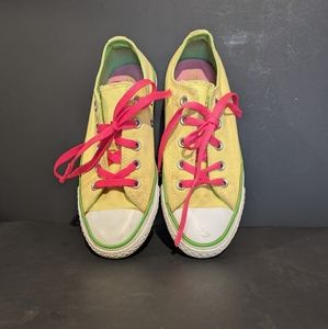 CONVERSE ALL STARS SIZE 6 MULTI COLOR CONVERSE